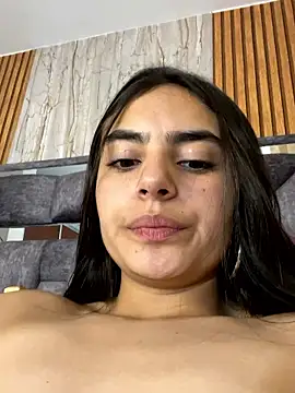 scarleth zin online show from April 8, 8:43 pm