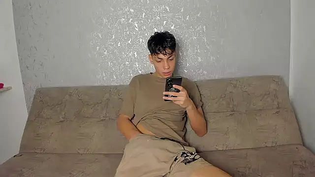 malakay sexxx18 online show from March 2, 7:10 pm