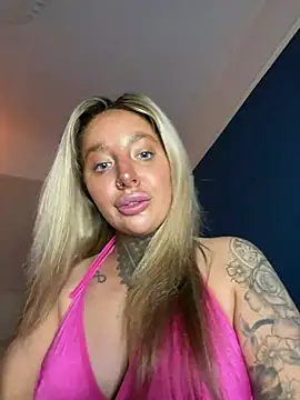 Snapshot of Summerwestt chatting on February 15, 4:17 pm Summerwestt online show from February 15, 4:17 pm