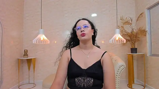 Snapshot of Valeryy_Bliss chatting on February 23, 11:44 am Valeryy Bliss online show from February 23, 11:44 am