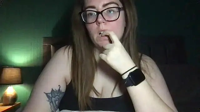 CurvyBx online show from February 21, 7:38 pm