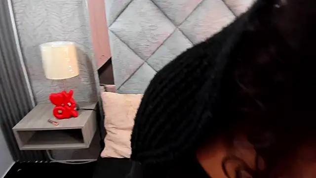 Lunakellerr online show from March 9, 11:03 am