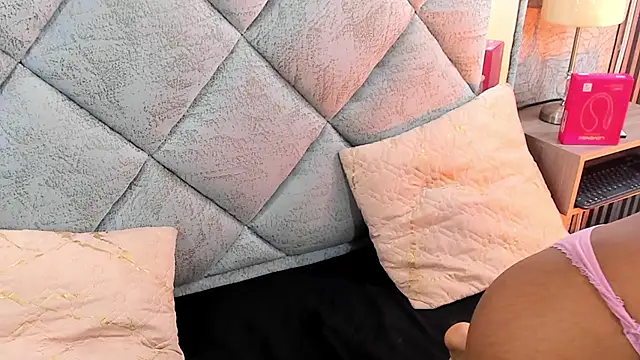 Lunakellerr online show from March 7, 11:16 am