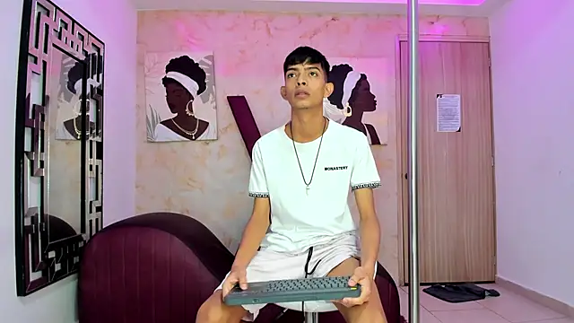 Snapshot of KITTY_BOSH chatting on February 17, 1:30 pm KITTY BOSH online show from February 17, 1:30 pm