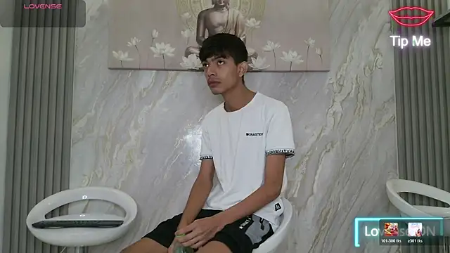 KITTY BOSH online show from April 16, 1:23 pm