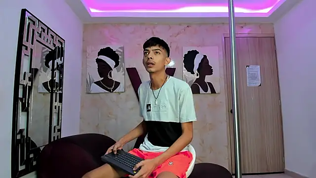 Snapshot of KITTY_BOSH chatting on February 28, 1:11 pm KITTY BOSH online show from February 28, 1:11 pm