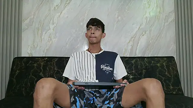 KITTY BOSH online show from May 15, 1:20 pm