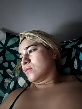 Snapshot of violet-grey chatting on February 28, 1:55 pm violet-grey online show from February 28, 1:55 pm