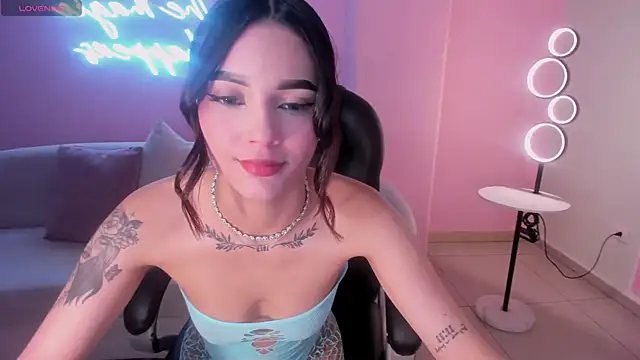 CarolineEvans x online show from February 23, 6:14 am