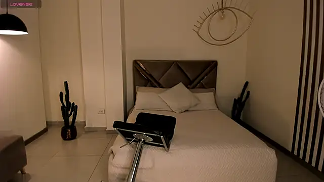 CarolineEvans x online show from March 18, 4:26 am