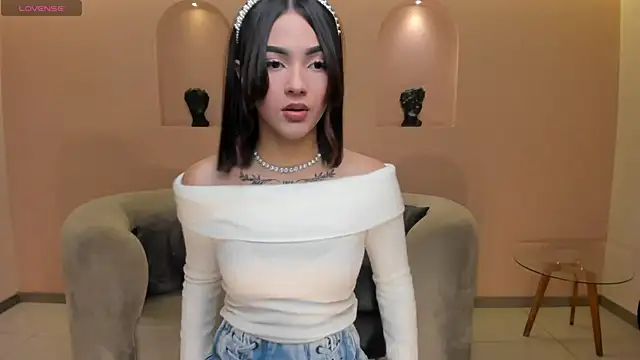 CarolineEvans x online show from March 24, 4:12 am