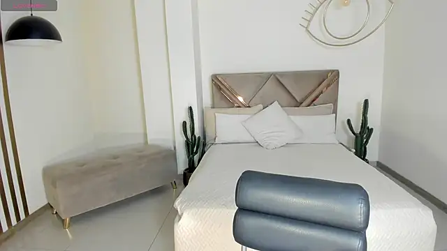 CarolineEvans x online show from March 19, 4:01 am