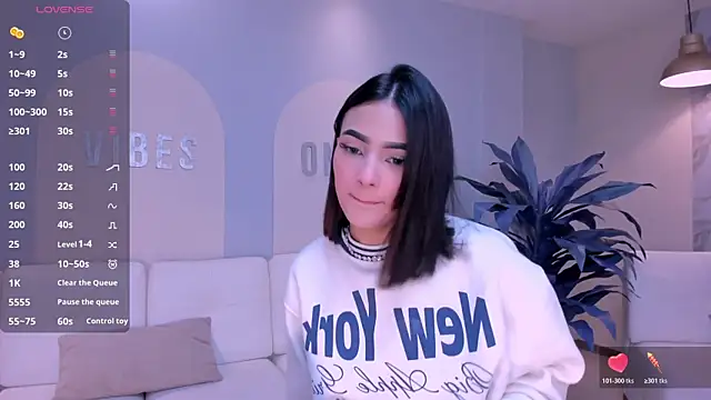 CarolineEvans x online show from March 13, 3:55 am