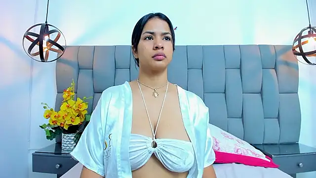 Snapshot of lunavarela chatting on February 21, 11:56 am lunavarela online show from February 21, 11:56 am