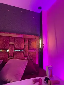 Snapshot of Veronicaa_lodge1 chatting on February 27, 2:01 am Veronicaa lodge1 online show from February 27, 2:01 am