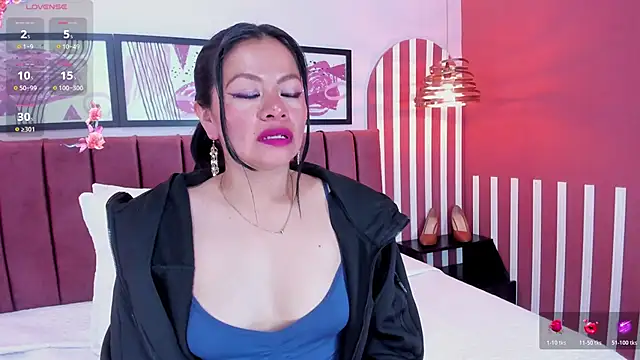 Snapshot of Saray_Becker_ chatting on March 1, 3:06 am Saray Becker online show from March 1, 3:06 am