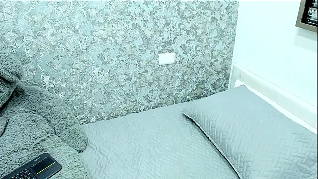 Snapshot of Anika_H chatting on February 23, 12:28 pm Anika H online show from February 23, 12:28 pm