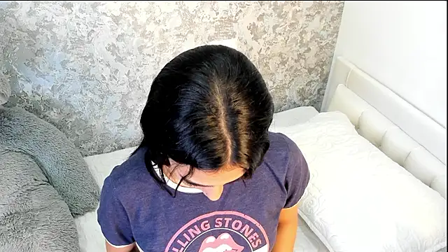 Snapshot of Anika_H chatting on February 17, 12:02 pm Anika H online show from February 17, 12:02 pm