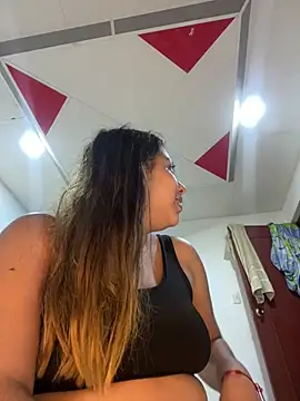 Emiily joee  online show from May 27, 2:41 am