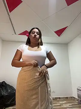 Emiily joee  online show from May 26, 2:09 am