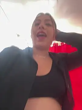 Emiily joee  online show from April 12, 7:17 pm