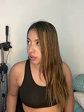 Emiily joee  online show from March 5, 11:43 pm