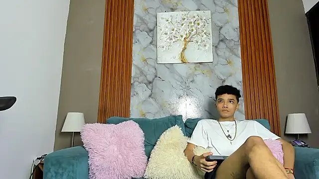 YOUNG BOYS HELL online show from March 15, 9:33 pm