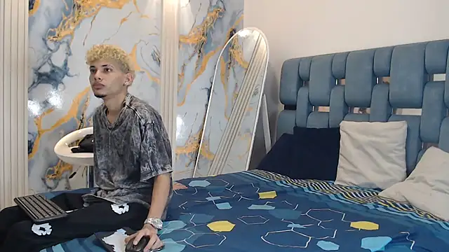 YOUNG BOYS HELL online show from May 27, 1:15 am