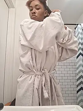 Snapshot of Cinnamonbunn chatting on February 20, 8:11 pm Cinnamonbunn online show from February 20, 8:11 pm