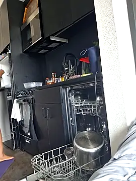 Cinnamonbunn online show from April 2, 8:59 pm