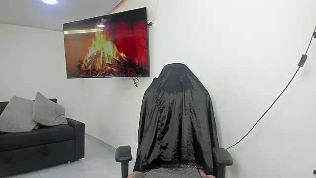 Snapshot of jimenadelaoz chatting on February 24, 1:28 am jimenadelaoz online show from February 24, 1:28 am