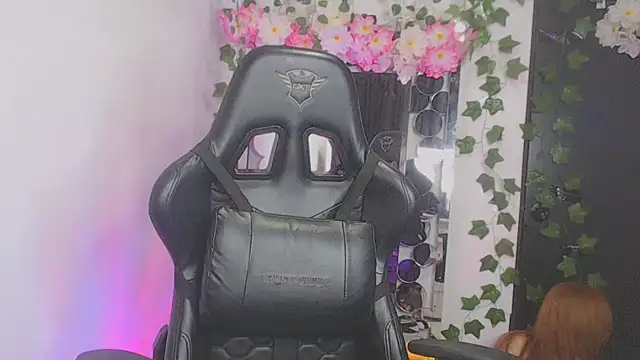 Mis Cersi online show from March 24, 8:53 pm