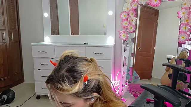 Mis Cersi online show from July 17, 7:22 pm