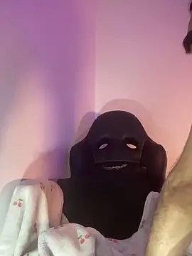 baileyadamms online show from April 8, 6:31 pm