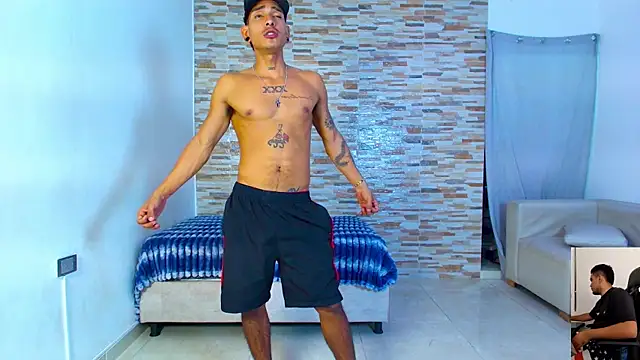 Snapshot of kinkyhousexxxx chatting on June 12, 12:19 am kinkyhousexxxx online show from June 12, 12:19 am