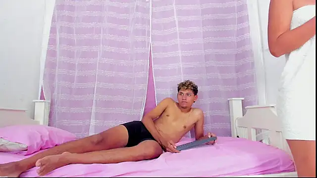 Henry and Lucy online show from March 27, 8:10 pm