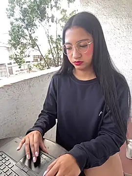 Snapshot of Daniela_Pink chatting on May 28, 12:00 pm Daniela Pink online show from May 28, 12:00 pm