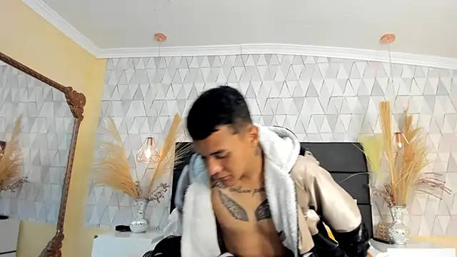 TylerGandi online show from February 22, 8:10 pm