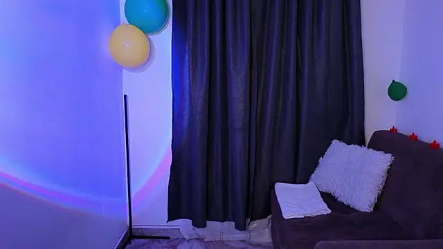 sexxylady11  online show from March 3, 11:45 pm