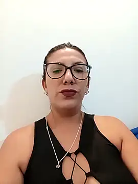 Snapshot of Silreinadorada chatting on February 25, 10:42 pm Silreinadorada online show from February 25, 10:42 pm