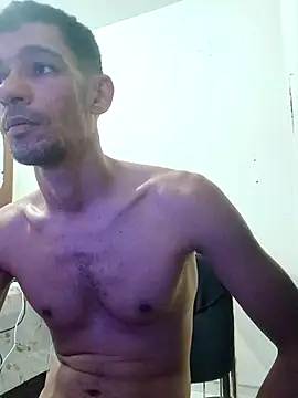 Snapshot of MagrinhoPika chatting on February 14, 3:29 am MagrinhoPika online show from February 14, 3:29 am