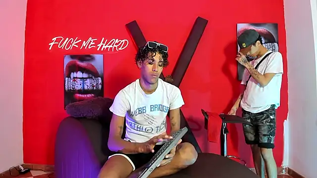 GREEN BOYS online show from February 27, 7:30 am