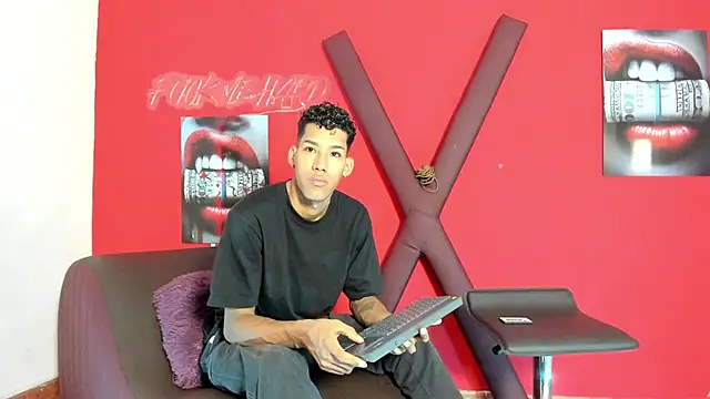 GREEN BOYS online show from March 4, 7:27 am