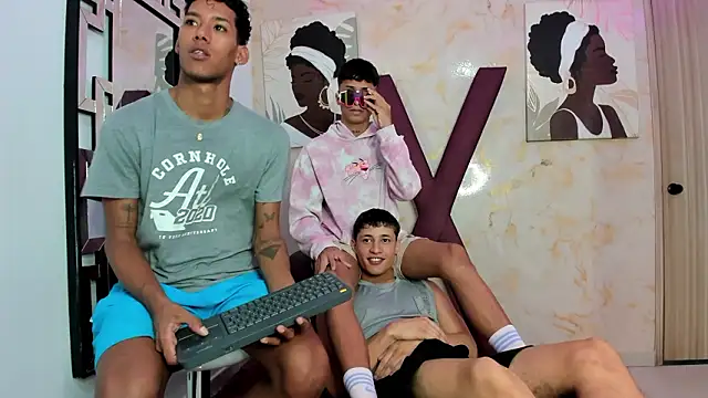 GREEN BOYS online show from March 16, 1:57 am