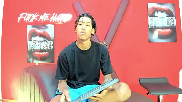 GREEN BOYS online show from February 19, 7:27 am