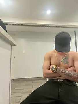 Jhon jairo420zzzz online show from April 14, 10:04 pm