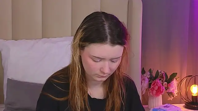 AlyssFrost online show from June 17, 2:33 am