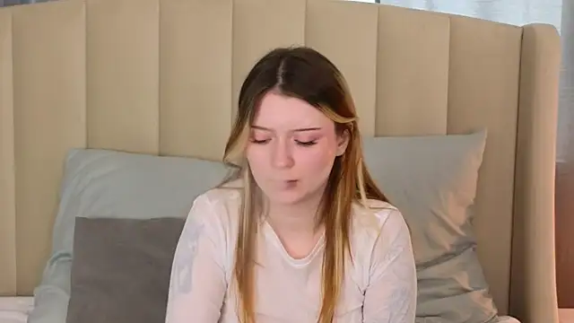 AlyssFrost online show from July 7, 6:47 am