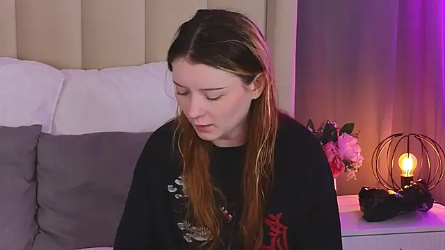 AlyssFrost online show from June 18, 2:32 am