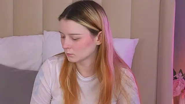 AlyssFrost online show from June 19, 3:56 am